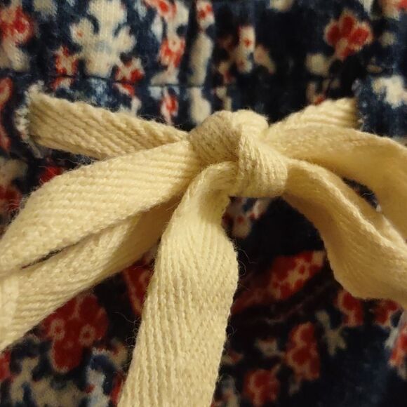 Cloud Chaser size M Blue white floral‎ ball fringe trim shorts great condition - Picture 4 of 7